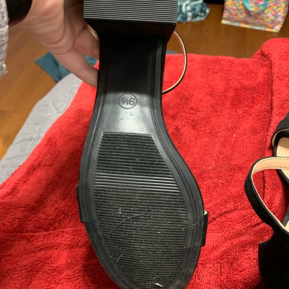 Black heels - Picture 4 of 4